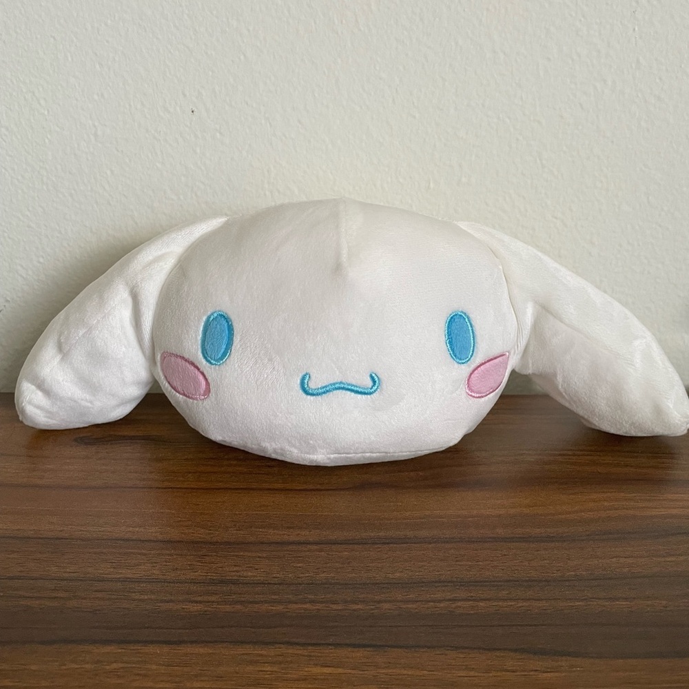 BRAND NEW 4.7 Inch Super Soft Cinnamoroll Head Plushie from Round1 NWT